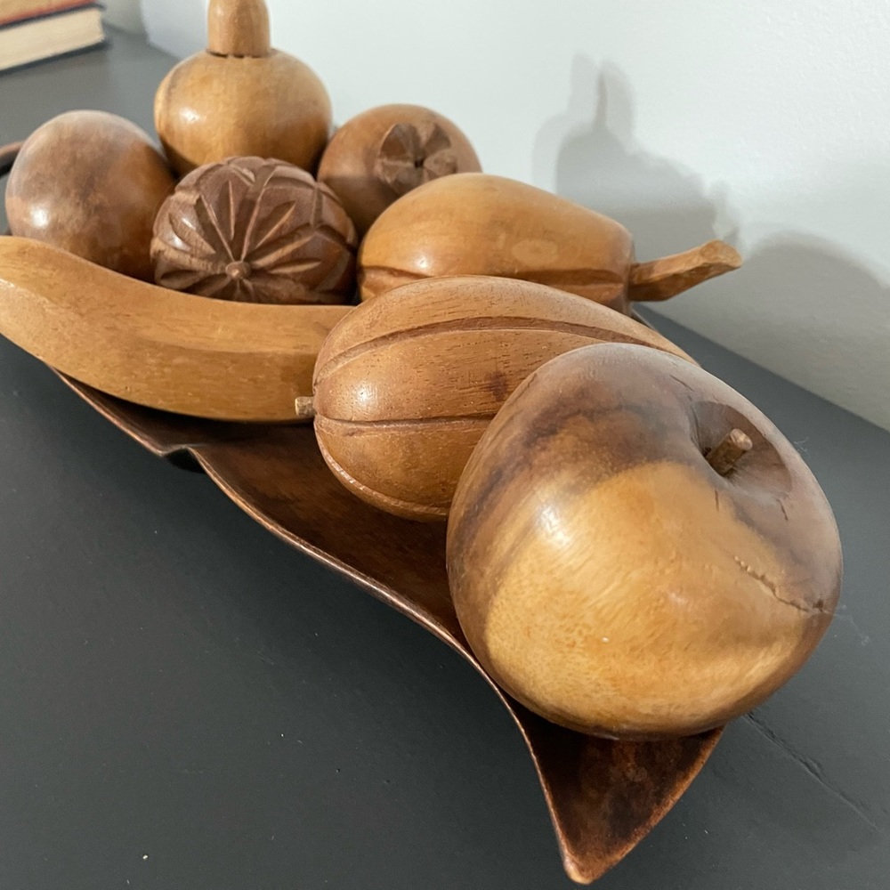 Vintage MCM Monkey Pod Wood Leaf Bowl and wooden fruit.Excellent retro - Picture 2 of 16